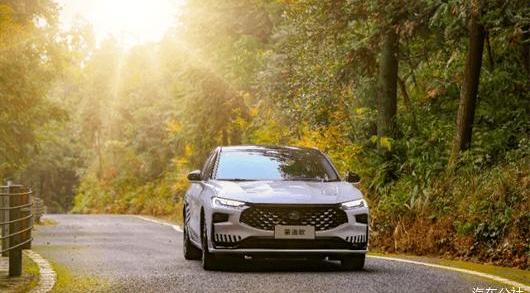 Ford, Lincoln, Explorer, Mondeo, Tesla