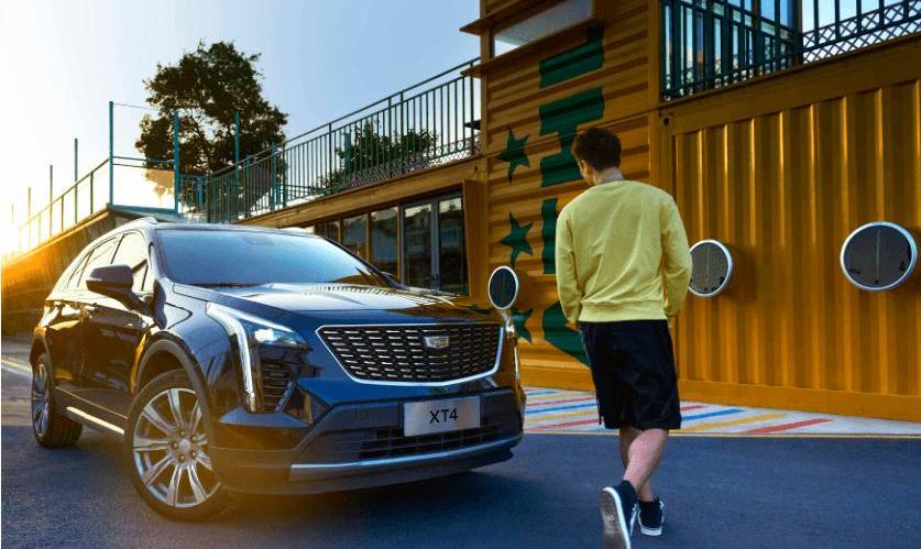 Cadillac, Cadillac XT4, superior, adventurer, Mann