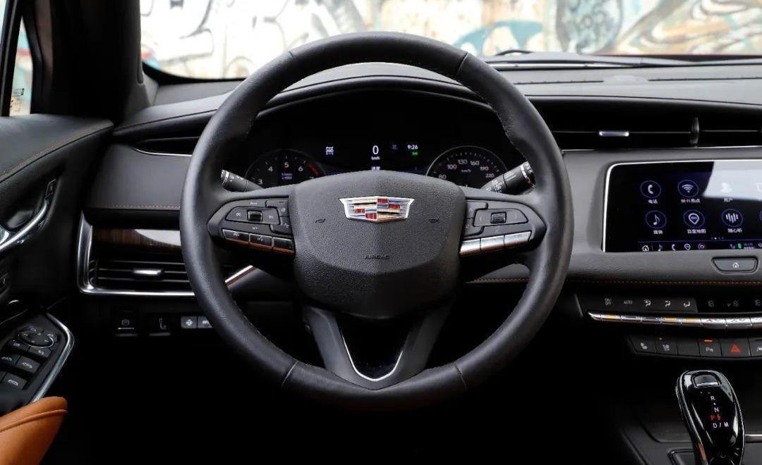 Cadillac, Cadillac XT4, superior, adventurer, Mann