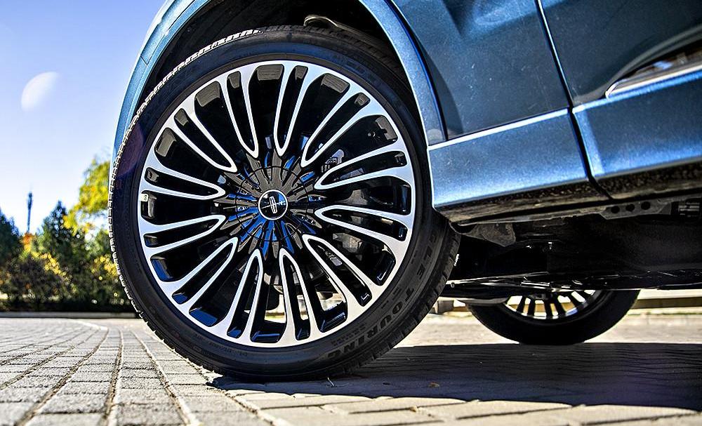 aviator, Lincoln, navigator