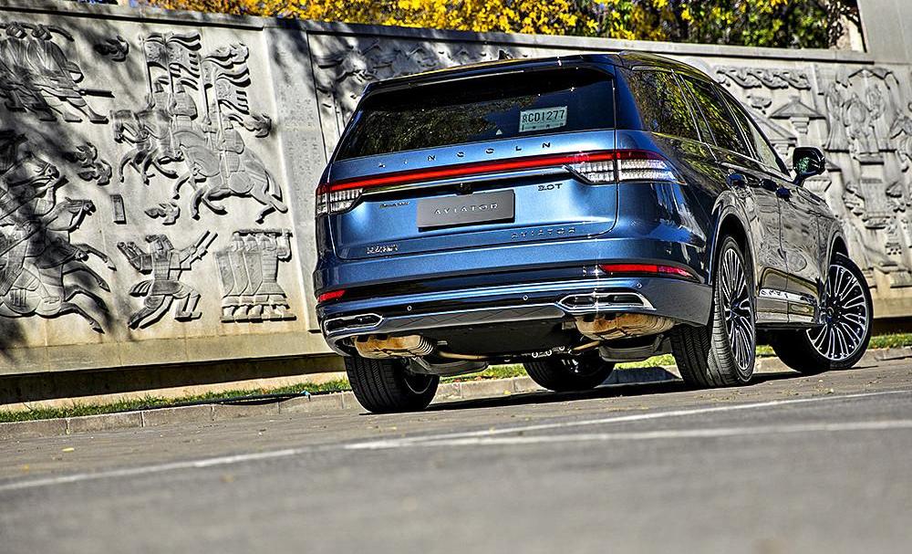 aviator, Lincoln, navigator