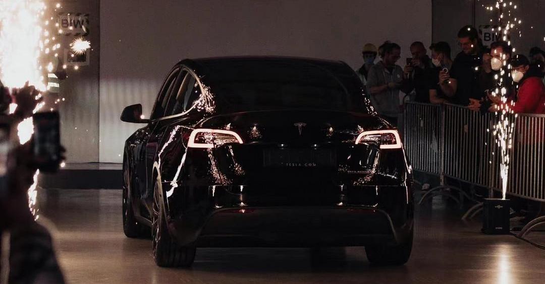 Tesla, Model Y, Hyundai