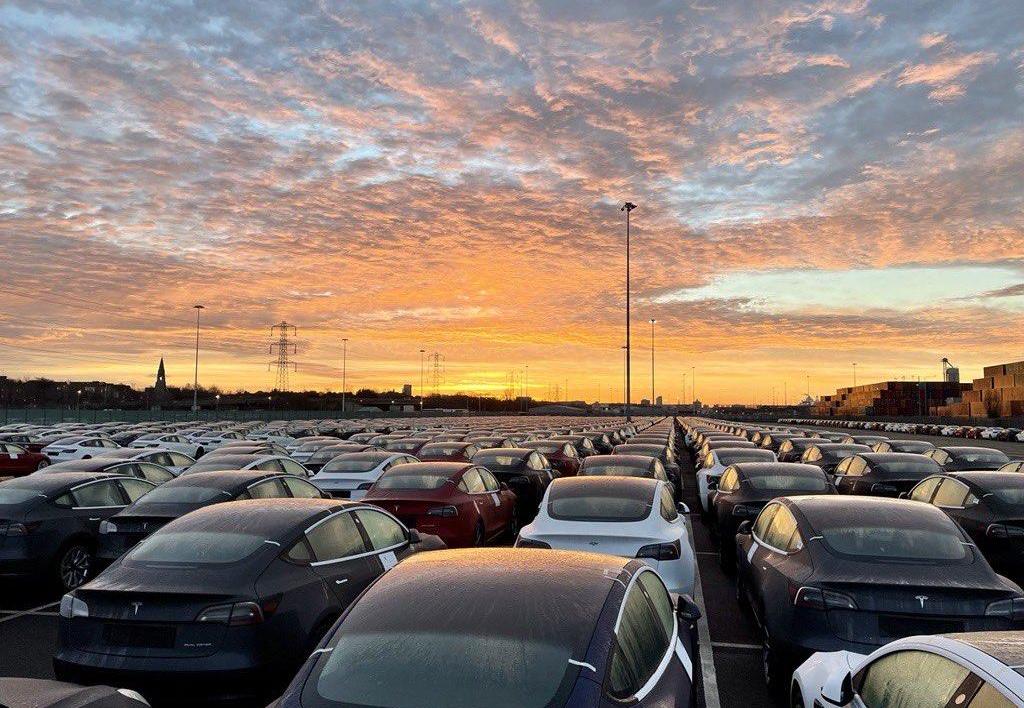 Tesla, model y