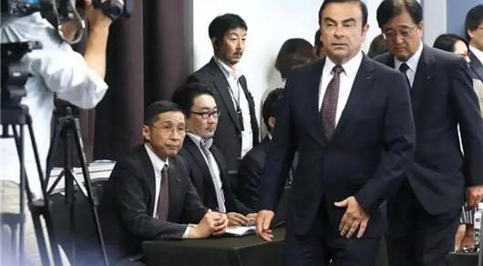 Nissan, Mitsubishi, Discovery, Man