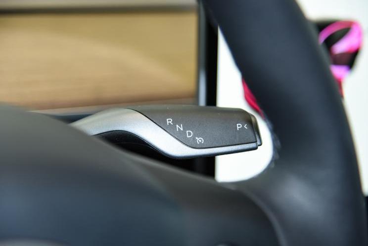 Tesla, model y