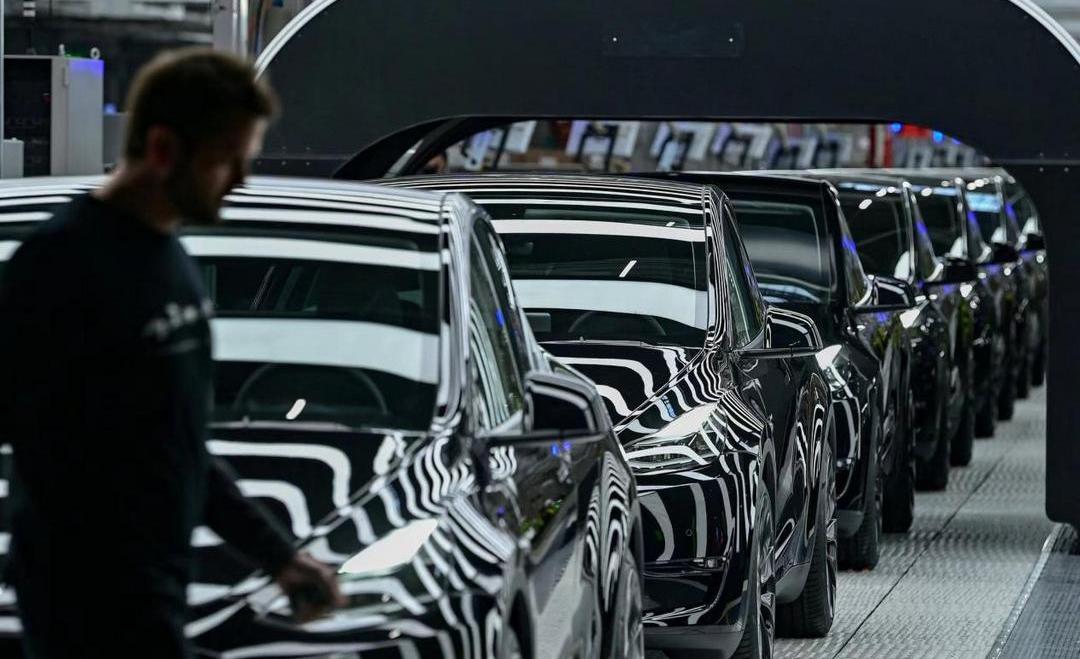 Tesla, Model Y, found