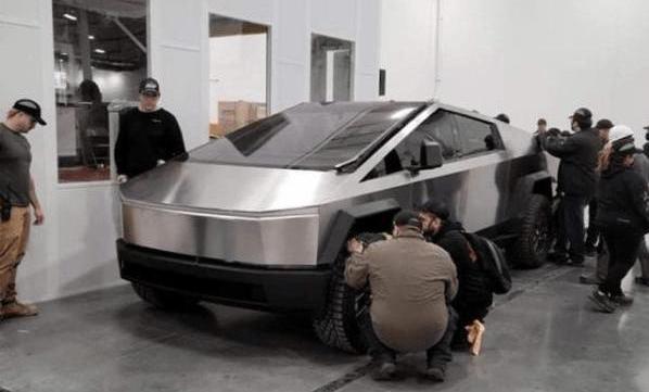 Tesla, Model S, tank, remote