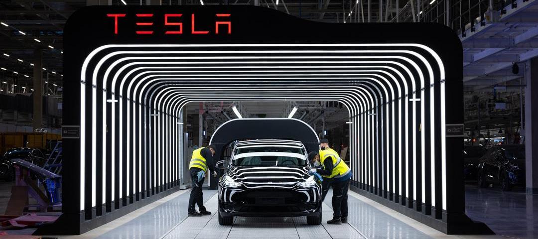 Tesla, Morgan, model y