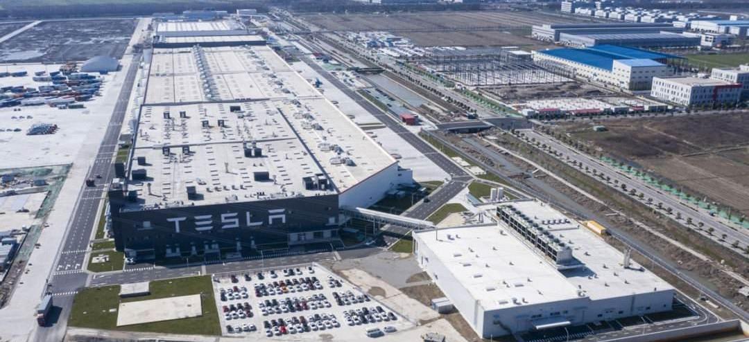 Tesla, Nissan