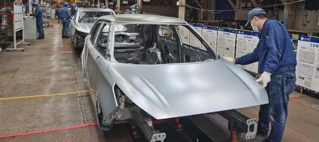 Volkswagen, SAIC Hongyan, Iveco