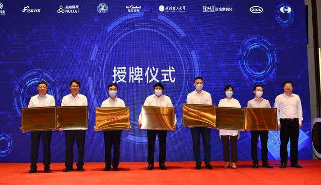 Dongfeng, Han and Hechuang