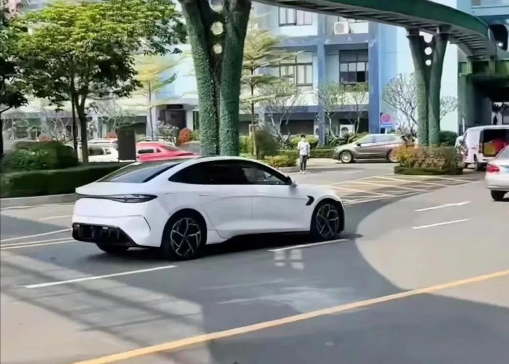 Weilai, BYD, Seal, Ford, Kia