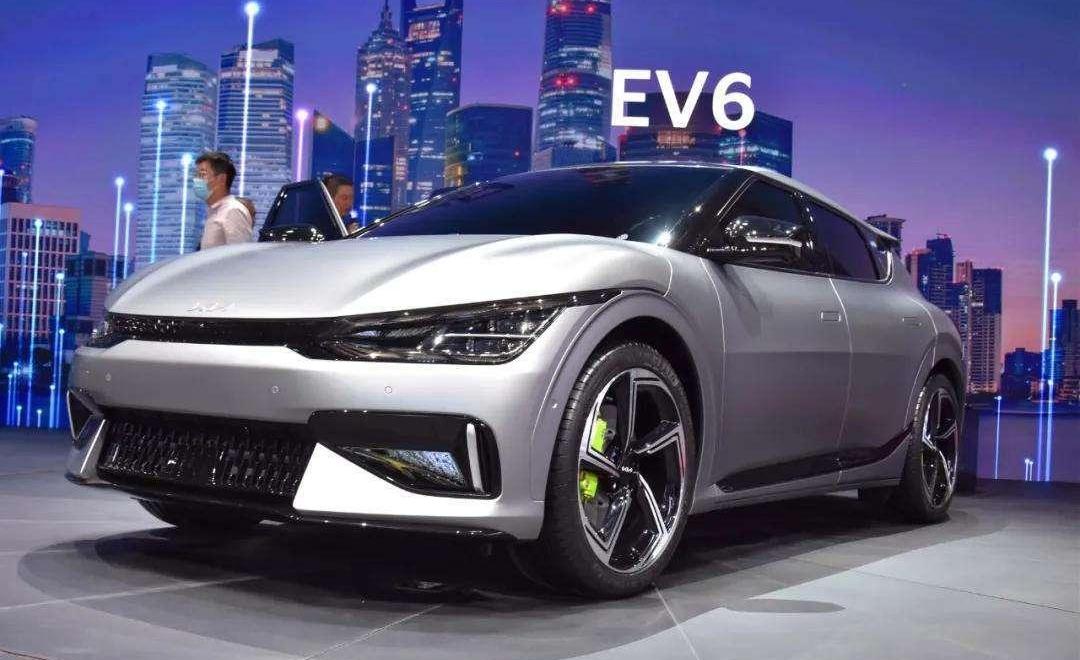 Tesla, Audi, BMW, Ford, Mustang