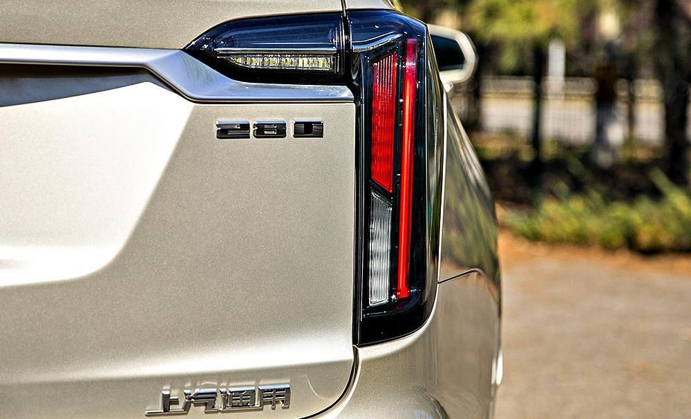 Cadillac, Cadillac XT6, Escalade