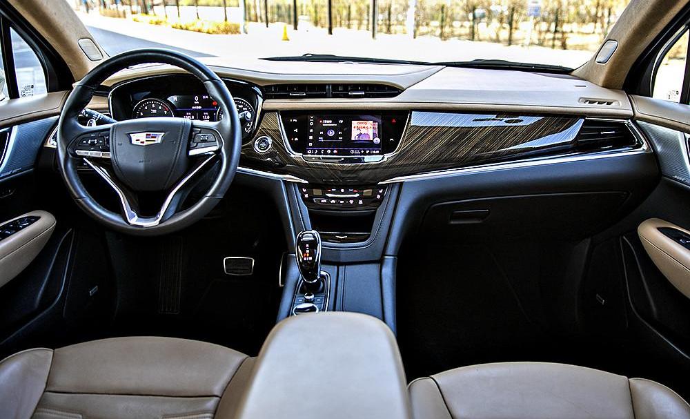 Cadillac, Cadillac XT6, Escalade
