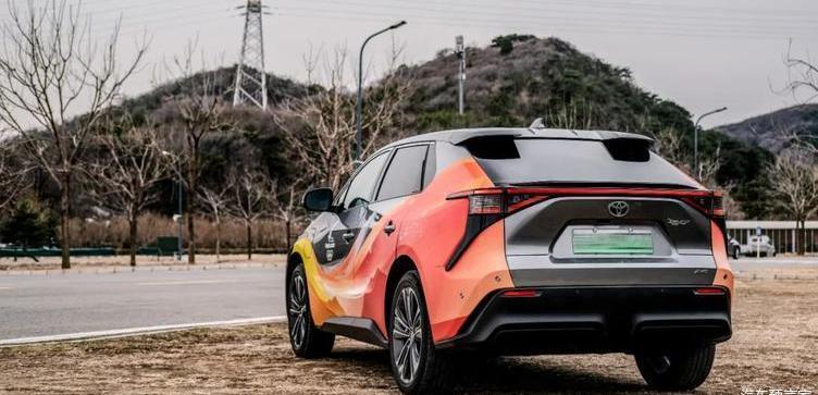 Toyota, FAW, Idea, Subaru