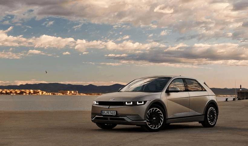 Hyundai, Toyota, Janice