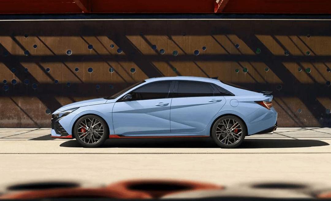 Hyundai, Toyota, Janice