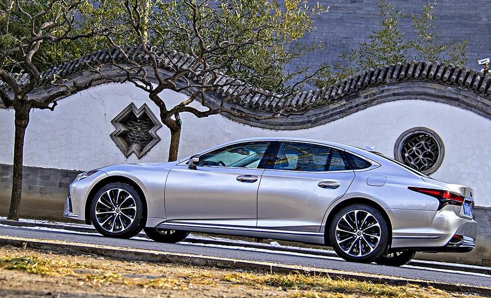 Lexus, Lexus ls