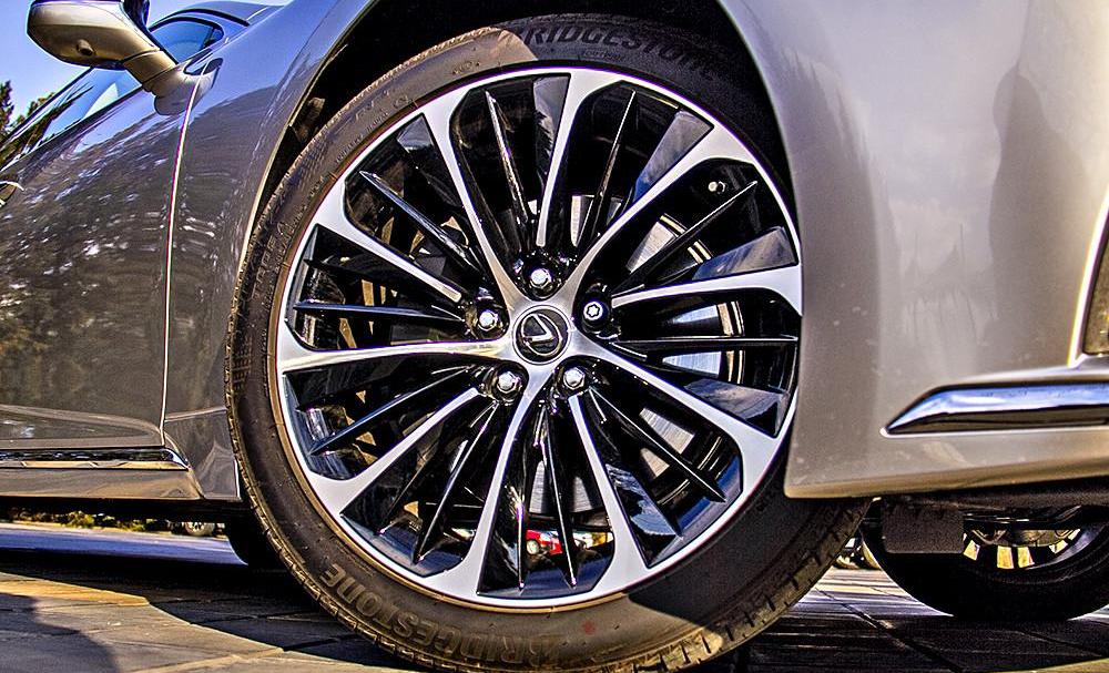 Lexus, Lexus ls