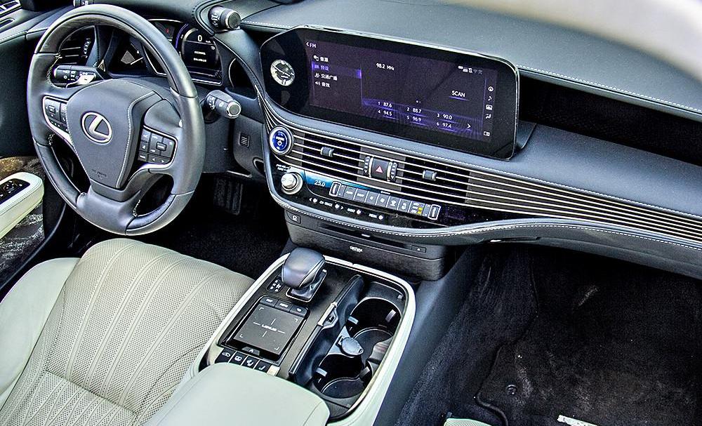 Lexus, Lexus ls