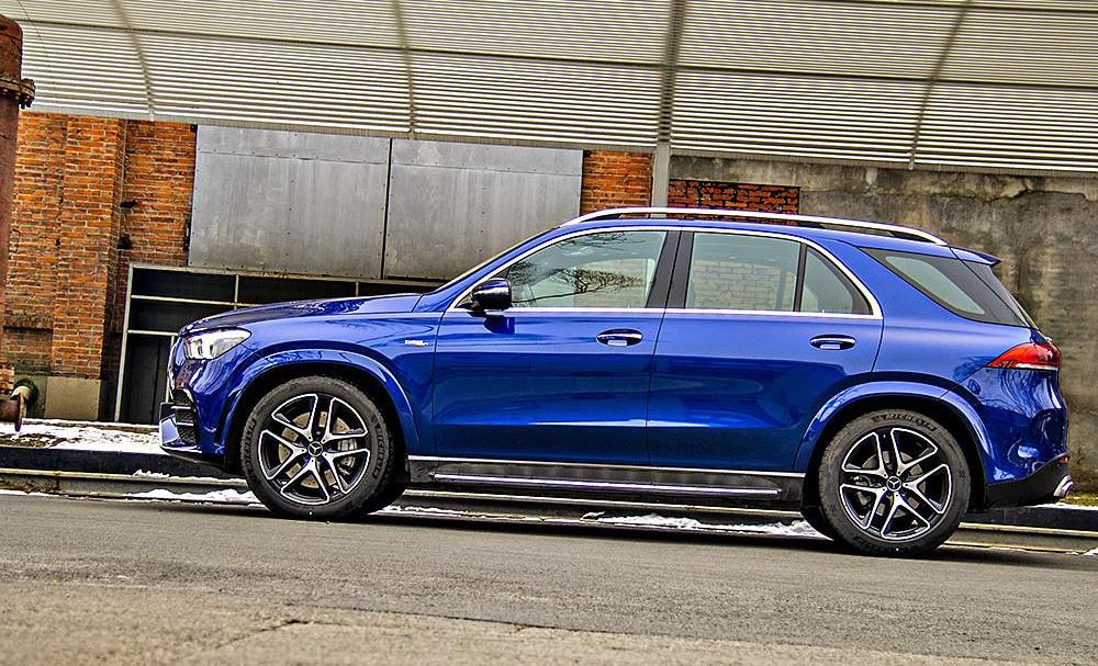 Discovery, Mercedes-Benz, BMW, Audi, DS
