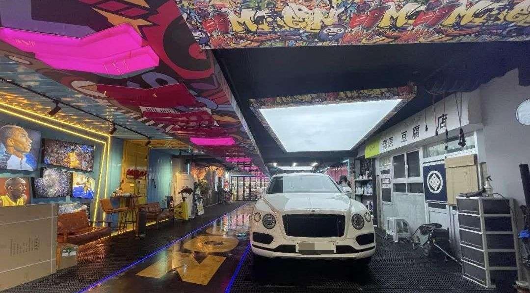Mercedes-Benz, Discovery, Porsche, Beijing, Rolls-Royce