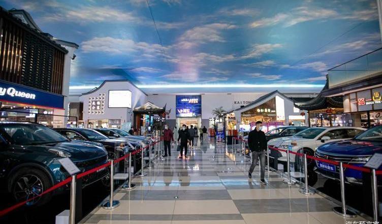 Mercedes-Benz, Beijing, Toyota, Asian Dragon, Hongqi