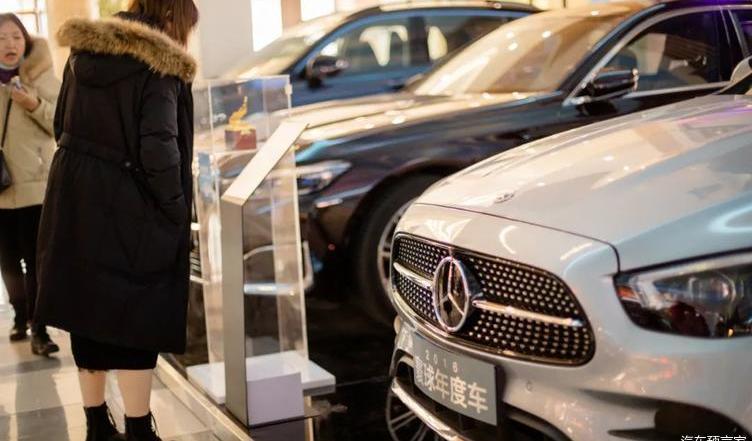 Mercedes-Benz, Beijing, Toyota, Asian Dragon, Red Flag