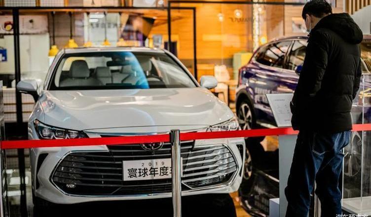 Mercedes-Benz, Beijing, Toyota, Asian Dragon, Hongqi