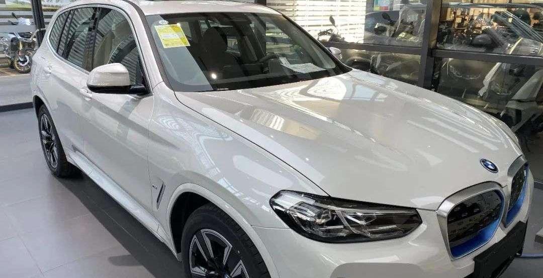 BMW, Mercedes-Benz, Toyota, Saina, Audi