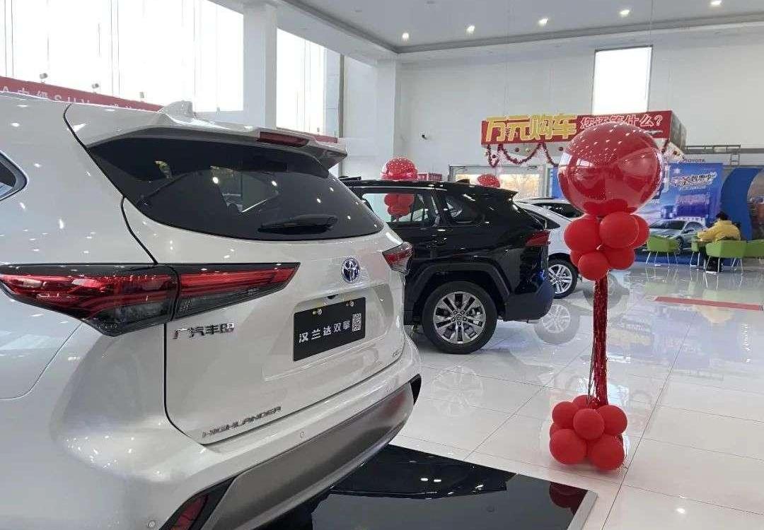 BMW, Mercedes-Benz, Toyota, Saina, Audi