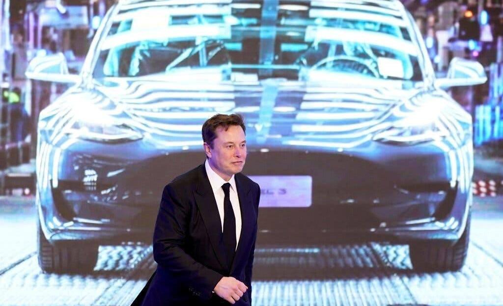 Tesla, Toyota, Discovery, Man, Nissan