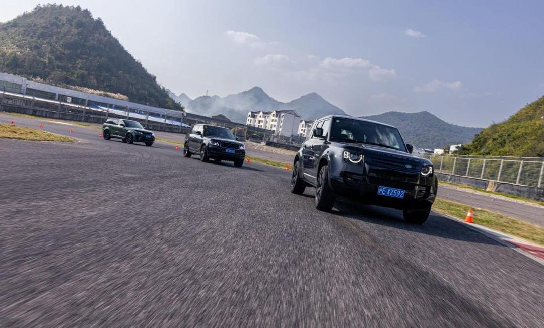 Land Rover, Defender, Range Rover, Han and Jaguar