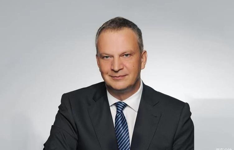 Audi, FAW, Volkswagen, Porsche, Century