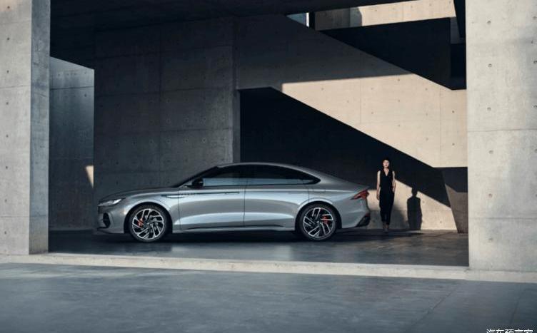 Lincoln, Lincoln Z, navigator, aviator and adventurer