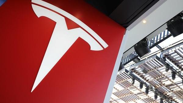 Tesla, model y