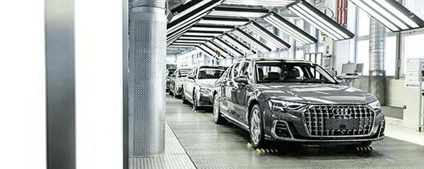 Audi, Audi A8, Maibakh class s