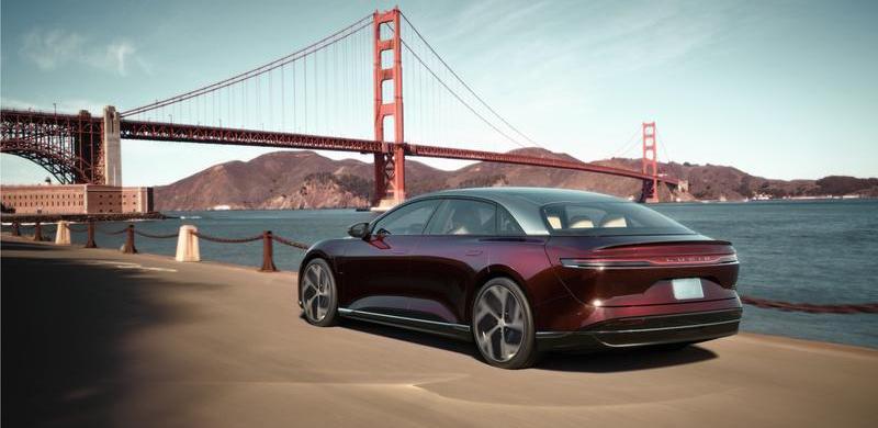 Tesla, Volvo