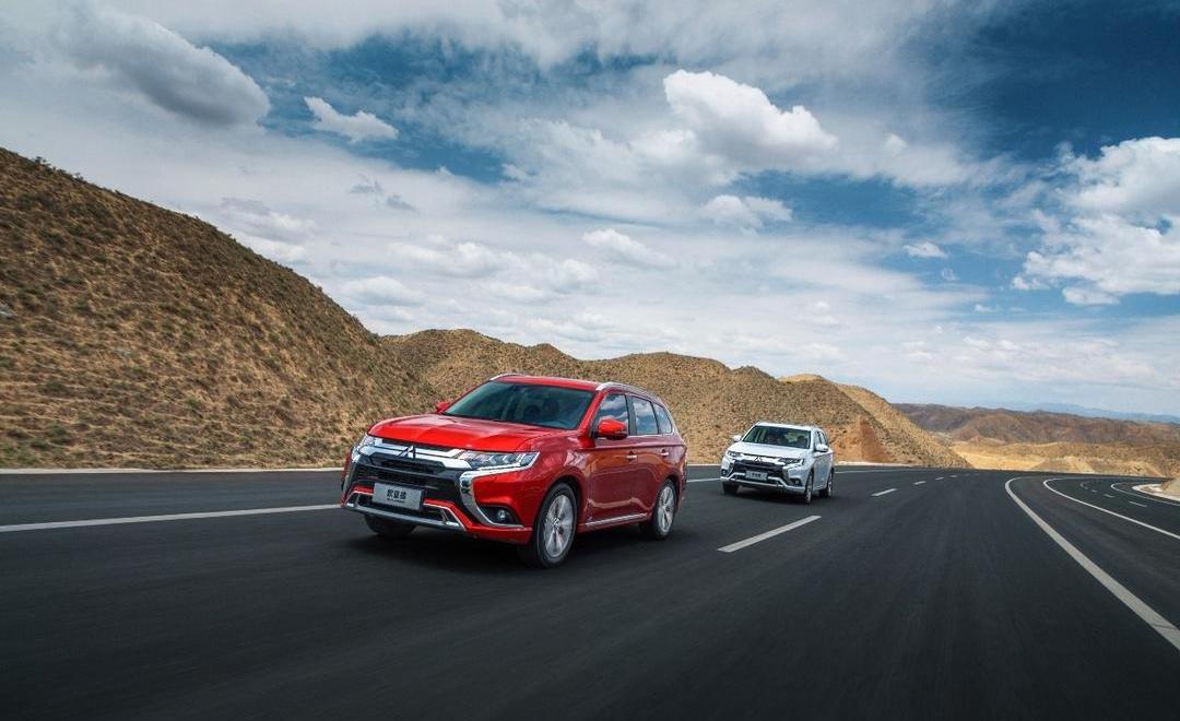 Outlander, Mitsubishi