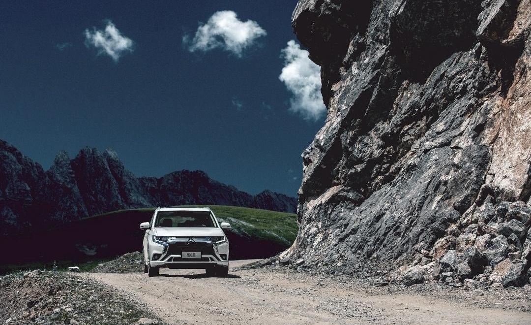 Outlander, Mitsubishi