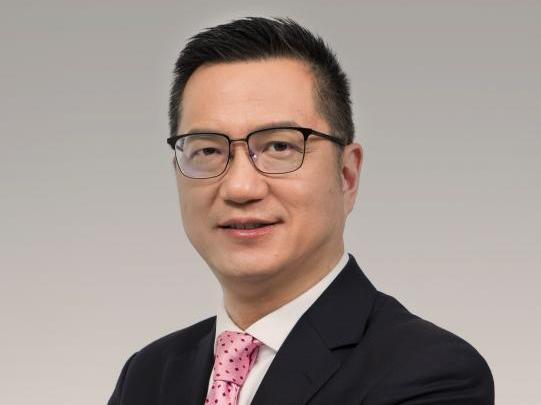 Xingyue L, Mercedes-Benz, superior
