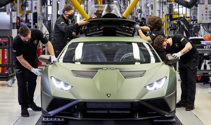 Lamborghini, Urus, Audi, Volkswagen, Ferrari