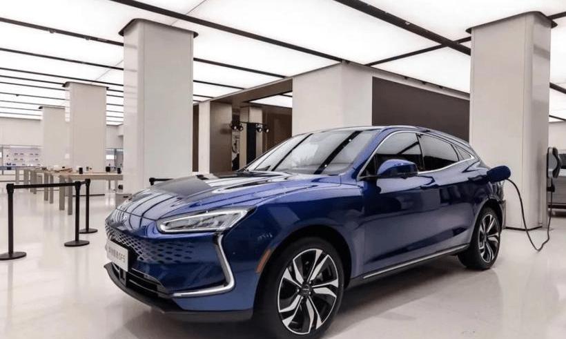Chang 'an, Sailis SF5, Aouita, Dongfeng, Tesla