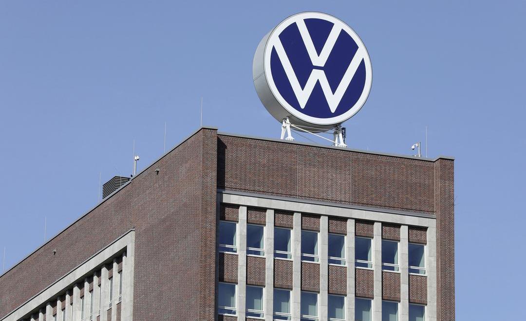 Volkswagen, Tesla