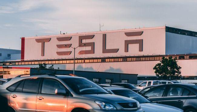 Tesla, model y