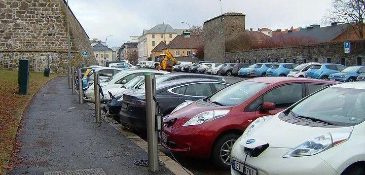 Weilai, Tucki, BYD, Volkswagen, Tesla