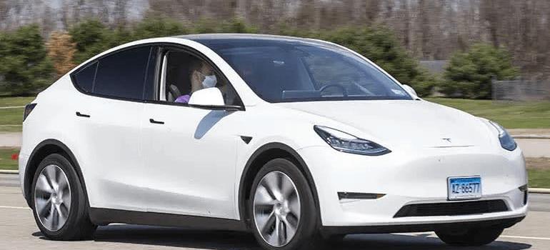 Tesla, model y, model s