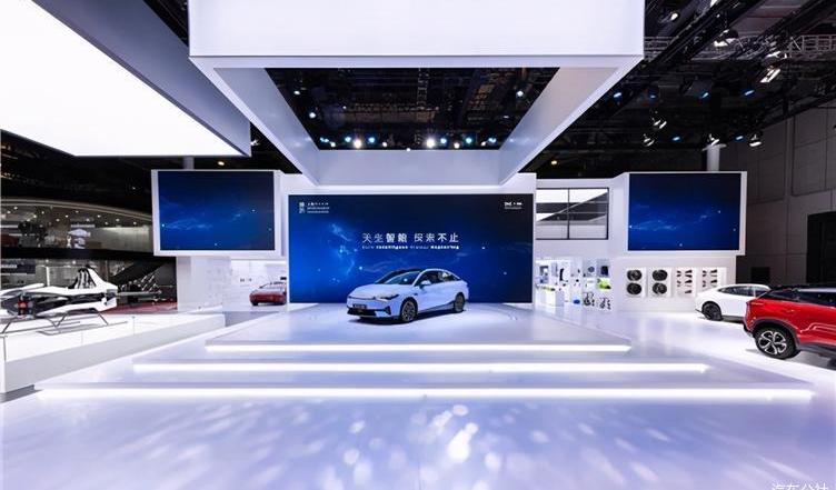 Tucki, Tucki P5, Tesla, Model 3, Weilai