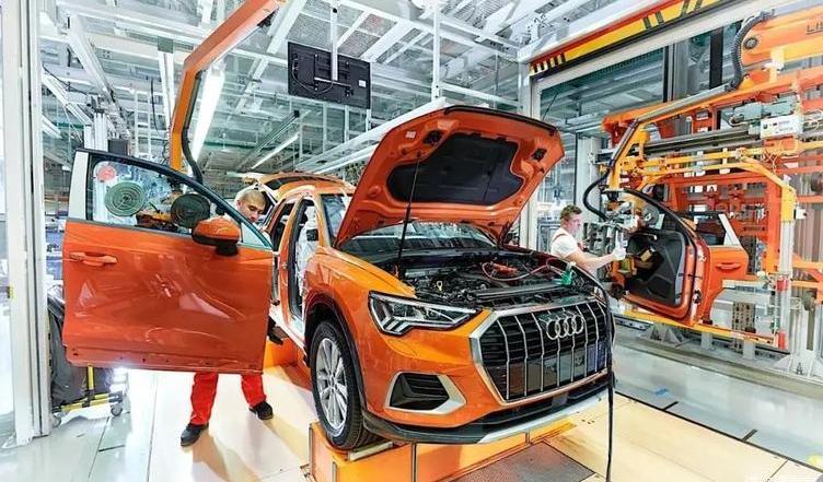 Audi, Mann, Volkswagen, Porsche, Beijing